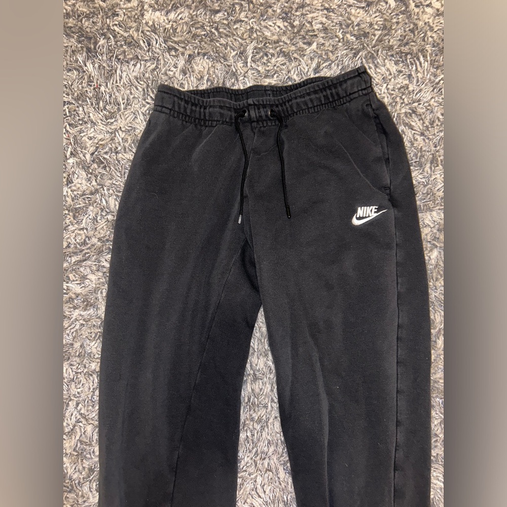 Size small black Nike sweatpants
